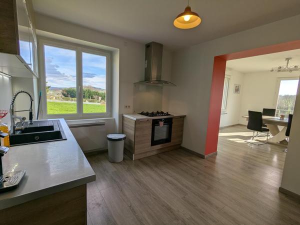 Grande maison rénovée dans un hameau à 20mn de Figeac