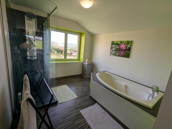 Grande maison rénovée dans un hameau à 20mn de Figeac