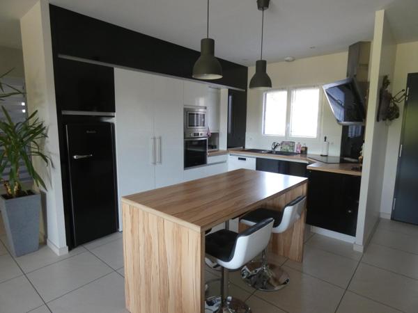 Maison contemporaine de plain pied de 159 m² secteur Le Garric (Nord d'Albi).