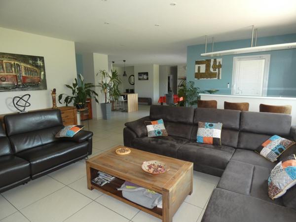 Maison contemporaine de plain pied de 159 m² secteur Le Garric (Nord d'Albi).