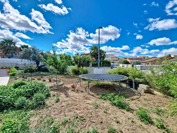 Maison de 2011, 4 chambres, garage, sous sol de 45 m² sur terrain de 380 m²