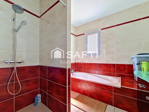 Maison de 2011, 4 chambres, garage, sous sol de 45 m² sur terrain de 380 m²