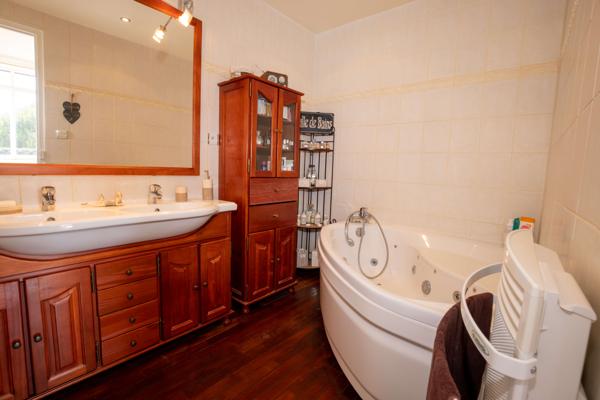 PROPRIETE D'EXCEPTION PIEDS DANS L'EAU MORBIHAN