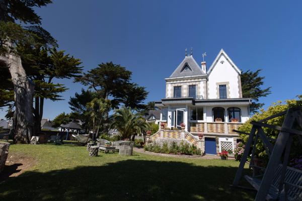 PROPRIETE D'EXCEPTION PIEDS DANS L'EAU MORBIHAN