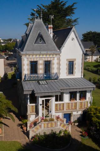 PROPRIETE D'EXCEPTION PIEDS DANS L'EAU MORBIHAN