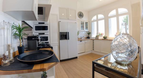 PROPRIETE D'EXCEPTION PIEDS DANS L'EAU MORBIHAN