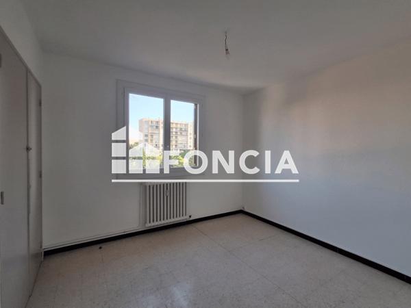 Location Appartement 4 pièces 76.66 m² - RUE DU GRAND CAMARGUE Nimes 30000
