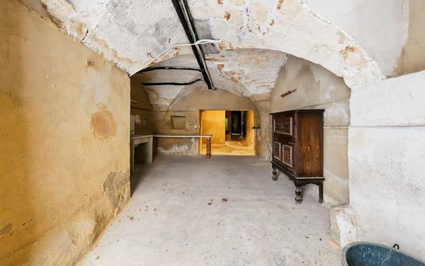 Maison à vendre    4 pièces •  Uzès