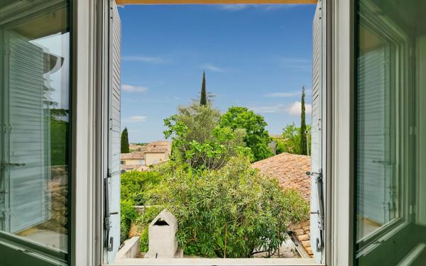 Maison à vendre    4 pièces •  Uzès