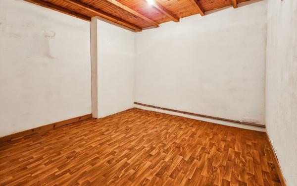 Maison à vendre    4 pièces •  Uzès