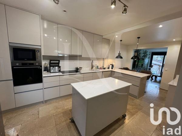 Maison 7 pièces de 176 m² à Chilly-Mazarin (91380)