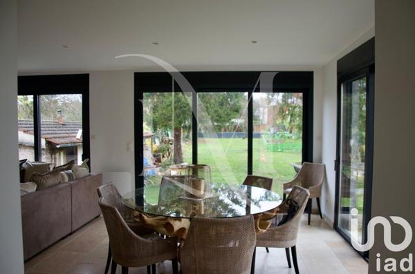 Maison 7 pièces de 176 m² à Chilly-Mazarin (91380)