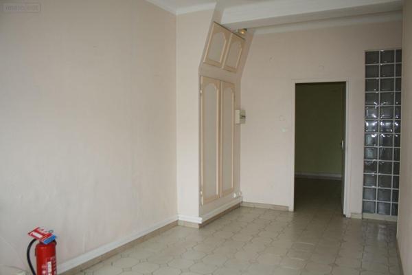 Local Professionnel et commercial à louer à Cassel dans le Nord (59670), ref : H151139