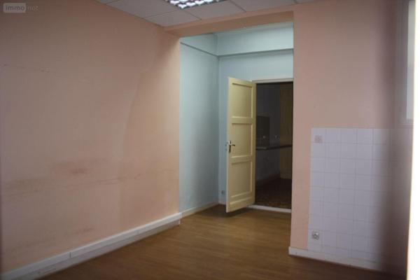 Local Professionnel et commercial à louer à Cassel dans le Nord (59670), ref : H151139