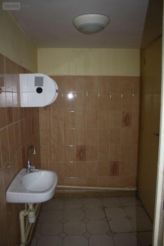 Local Professionnel et commercial à louer à Cassel dans le Nord (59670), ref : H151139