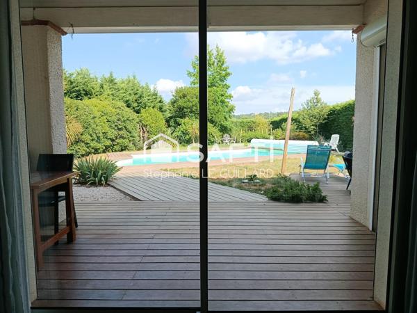 belle maison traditionnelle familiale avec piscine