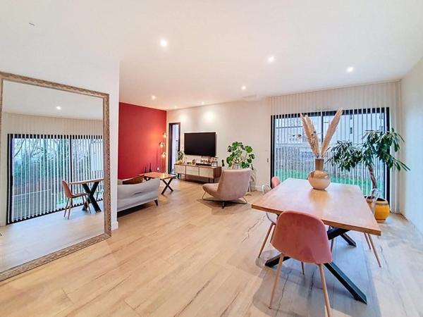 LORIENT : Belle maison contemporaine T5 avec des prestations de qualité