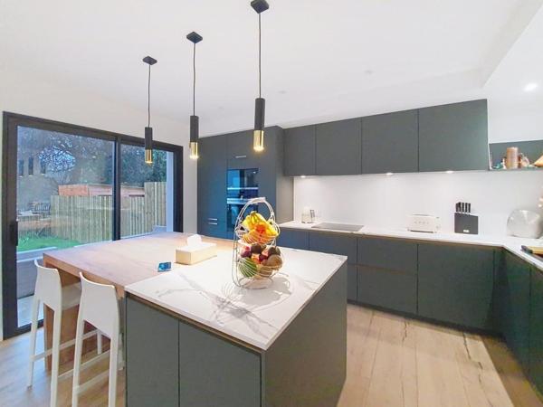LORIENT : Belle maison contemporaine T5 avec des prestations de qualité