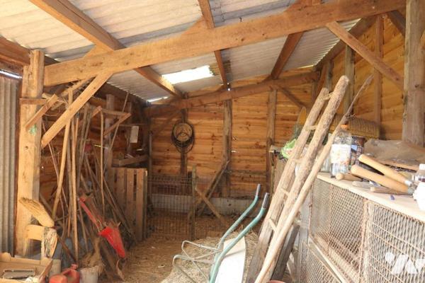 AU COEUR DE POUZAUGES, MAISON DE 1990 DISPOSANT DE 4 CHAMBRES, SUR UN TERRAIN DE 3200 m².