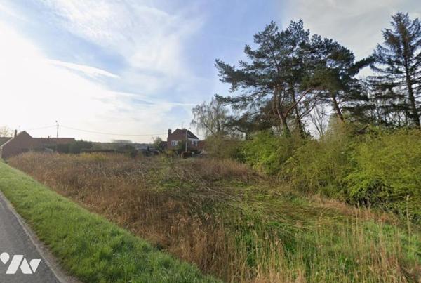 Terrain constructible 1371 m²