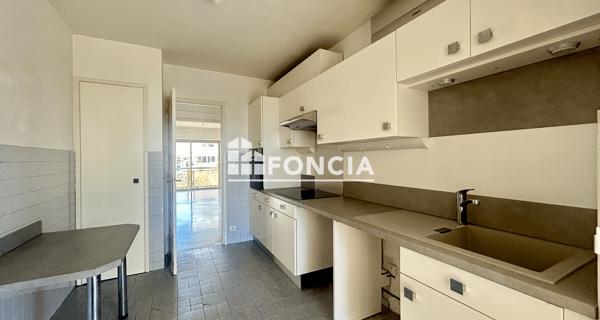 À vendre Appartement 4 pièces 82 m² - Toulon 83000