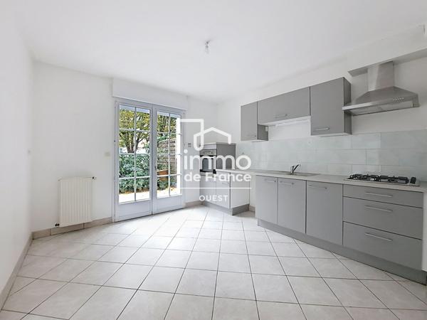 BEAU PAVILLON CENTRE VILLE RIVE DROITE LAVAL