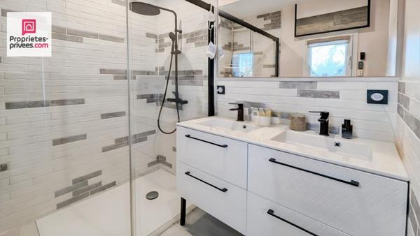 Maison Figanieres 8 pièce(s) 180 m2