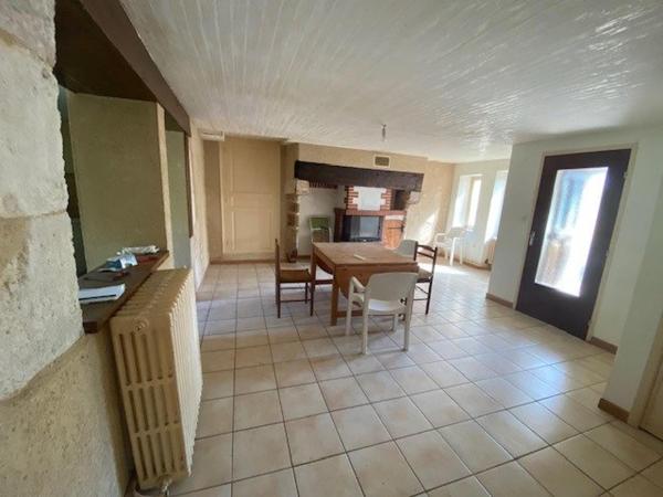 Ancien Corps de Ferme - 146 m² Habitables - 670 m² de dépendances au sol - 2 ha de terrain