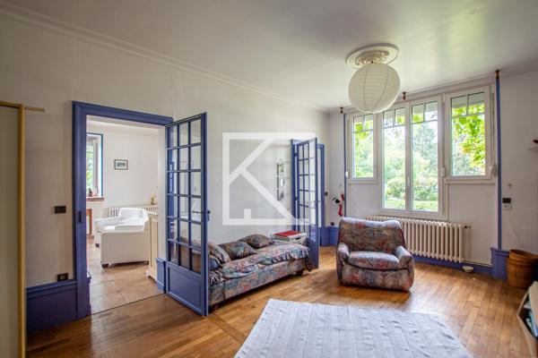 ELEGANTE PROPRIETE DANS UN CADRE PAISIBLE ET VERDOYANT