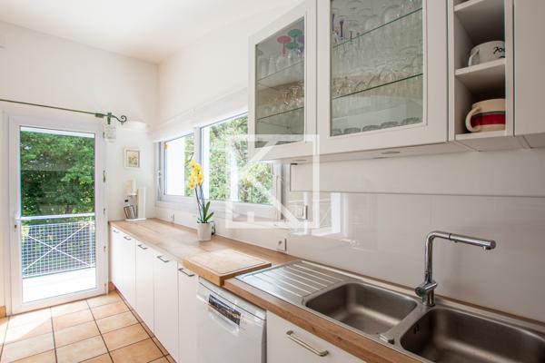ELEGANTE PROPRIETE DANS UN CADRE PAISIBLE ET VERDOYANT