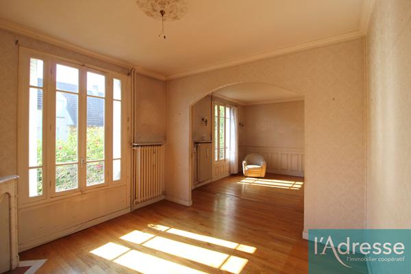 Maison familiale avec sous-sol total à Savigny-sur-Orge.