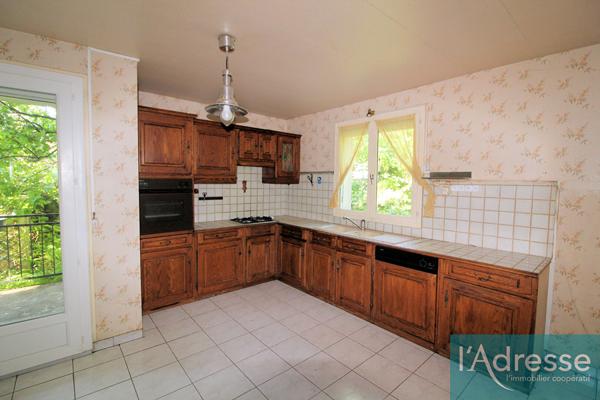 Maison familiale avec sous-sol total à Savigny-sur-Orge.