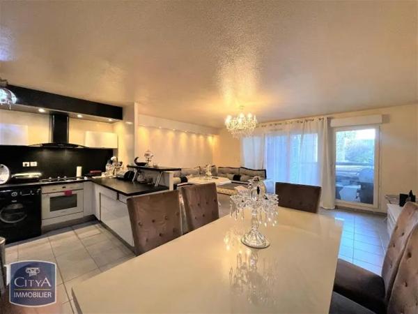 Appartement à louer 3 pièces 75.55m²