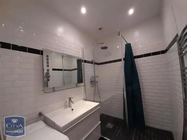 Appartement à louer 2 pièces 55.77m²