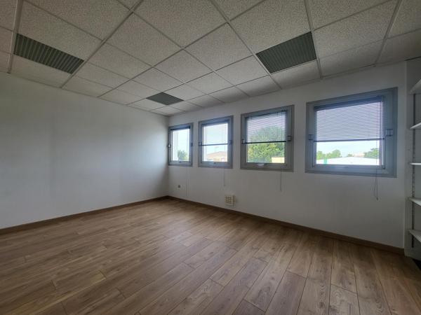 Bureaux 300m² – Avrille