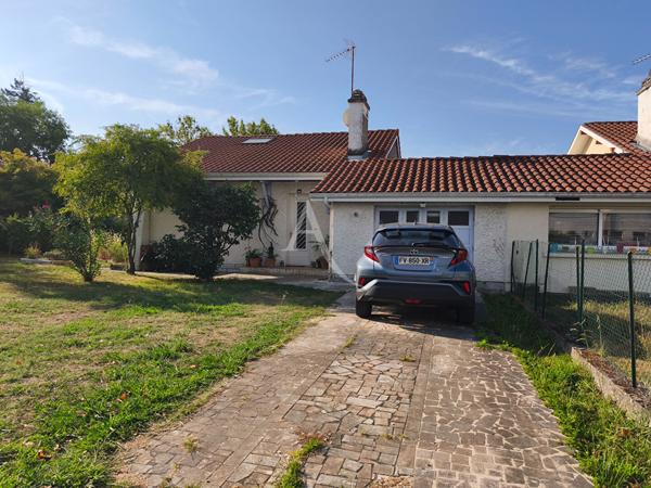 Pau, Maison ,proche commerces,2 chambres et combles