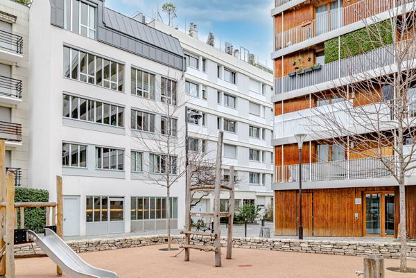 Richard Lenoir - Studio parfait état 4è étage ascenseur