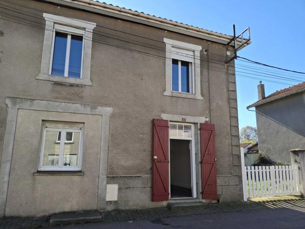 MAISON DE VILLE AVEC JARDIN
