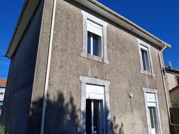 MAISON DE VILLE AVEC JARDIN