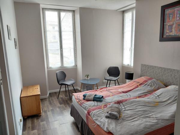MAISON DE CARACTERE CENTRE-VILLE MIRAMBEAU