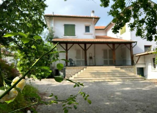 Maison à vendre    9 pièces •  Dax