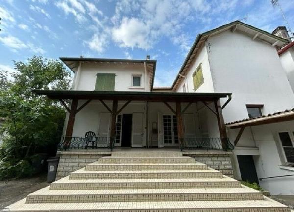 Maison à vendre    9 pièces •  Dax
