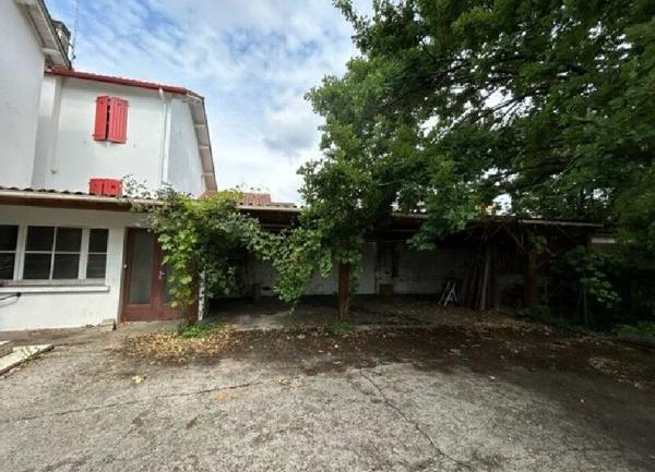 Maison à vendre    9 pièces •  Dax