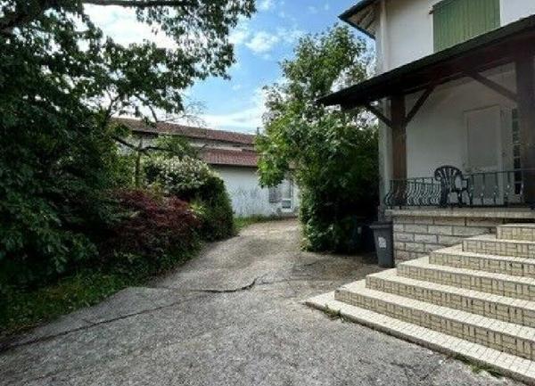 Maison à vendre    9 pièces •  Dax