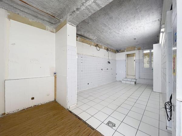 Fonds et/ou murs commerciaux à vendre à Bordeaux en Gironde (33000), ref : 011-492   
Croix Blanche