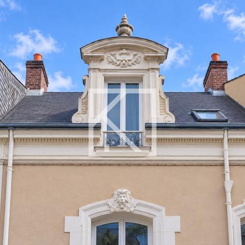 CHARMANTE MANCELLE AVEC JOLI JARDIN