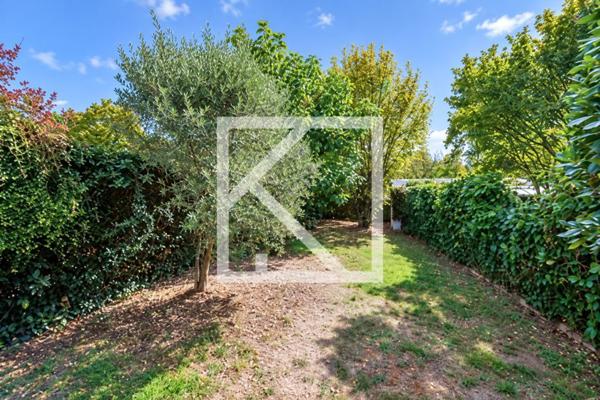 CHARMANTE MANCELLE AVEC JOLI JARDIN