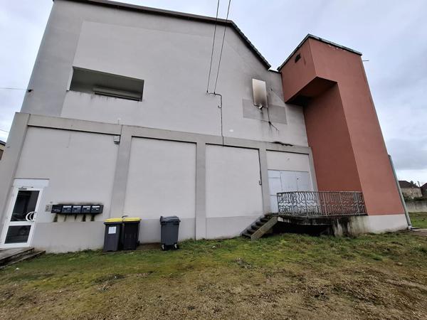 POTENTIEL EXCEPTIONNEL : Plateau de 460 m²  sur sous-sol