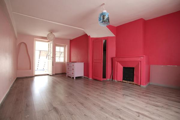 Maison 10 pièces à Linas proche centre-ville.