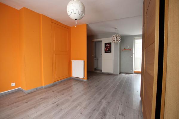 Maison 10 pièces à Linas proche centre-ville.